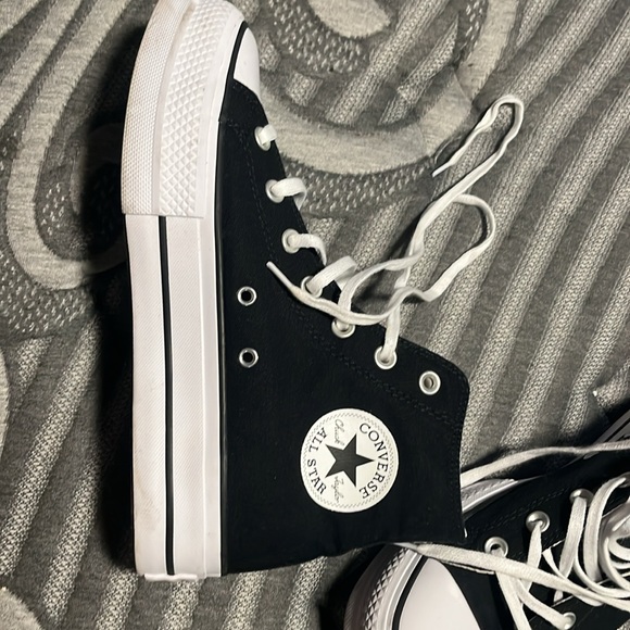 Converse - Picture 2 of 3